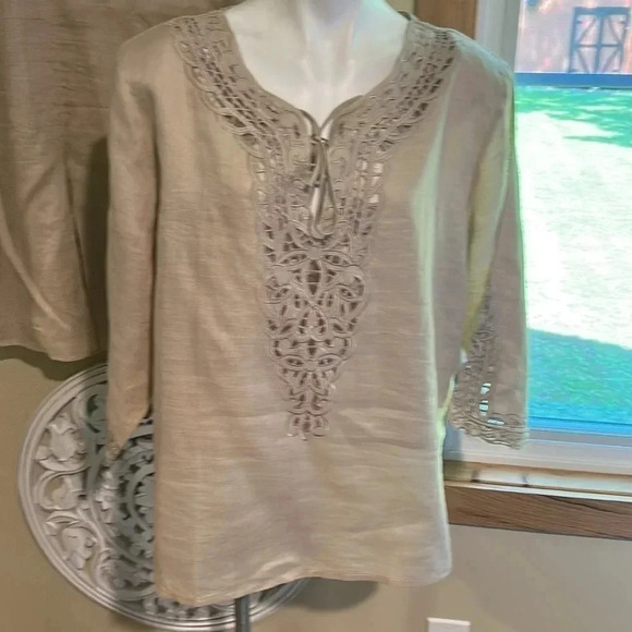 ESSENCE  Embroidered two piece set - Picture 7 of 8